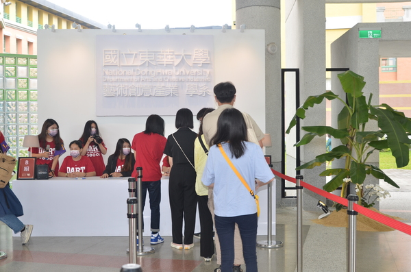 111學年面試留影1(另開新視窗/jpg檔)圖片