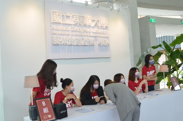 111學年面試留影2(另開新視窗/jpg檔)圖片