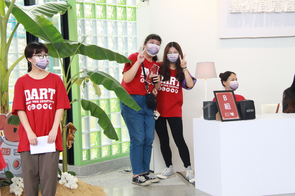 111學年面試留影4(另開新視窗/jpg檔)圖片